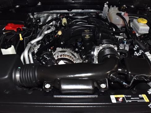 Used 2024 Jeep Wrangler Unlimited Sport AWD/4WD image 31