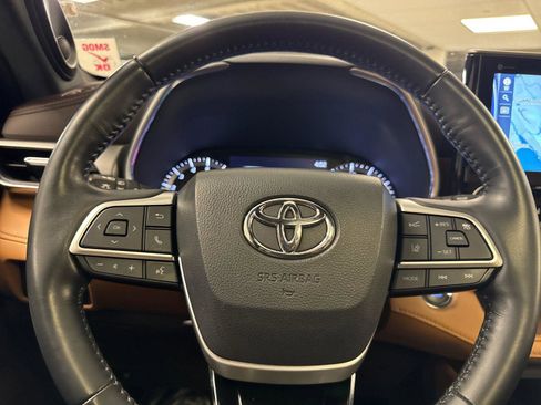 Used 2022 Toyota Highlander Platinum AWD/4WD image 24