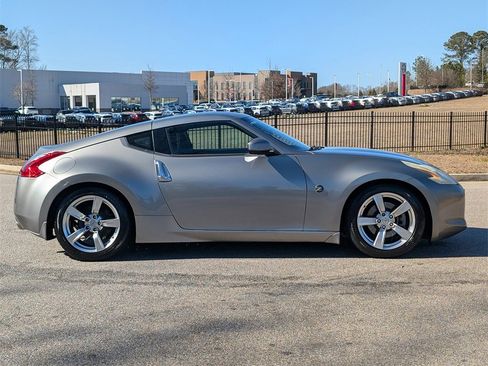Used 2009 Nissan 370Z Touring image 4