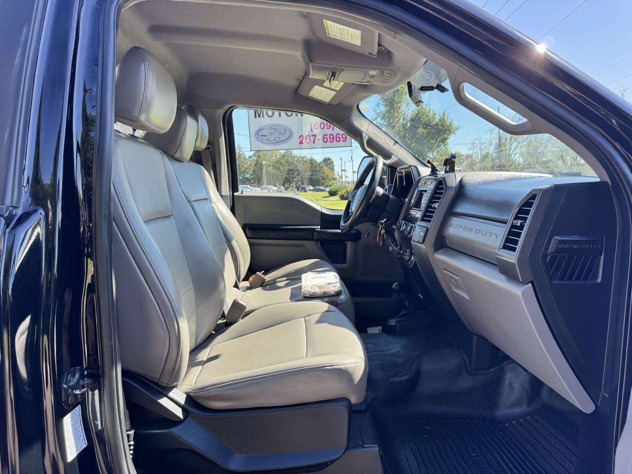 Used 2018 Ford F550 4x4 Regular Cab Super Duty image 27