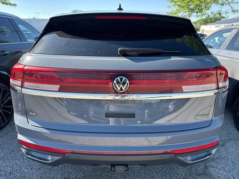 Used 2024 Volkswagen Atlas Cross Sport SE w/ Panoramic Sunroof Package AWD/4WD image 4