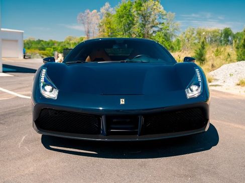 Used 2018 Ferrari 488 GTB image 4