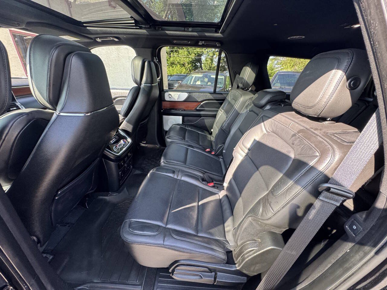 Used 2018 Lincoln Navigator Reserve w/ Technology Package AWD/4WD image 20