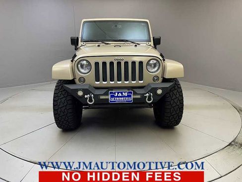 Used 2016 Jeep Wrangler Unlimited Sahara AWD/4WD image 8