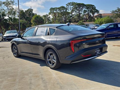 New 2025 Kia K4 LXS image 6