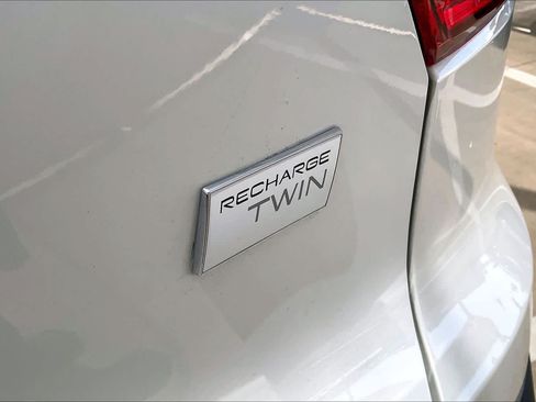 Used 2023 Volvo XC40 Recharge Ultimate AWD/4WD image 9