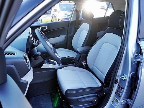 New 2026 Hyundai Venue SEL image 18