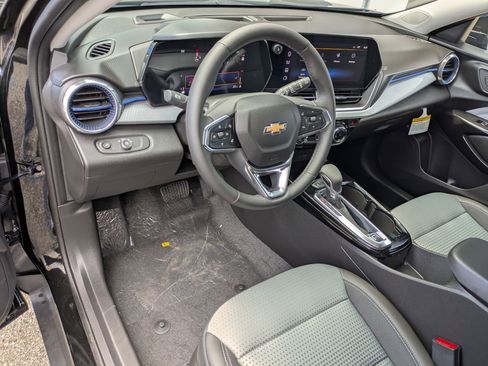 New 2026 Chevrolet Trax LT w/ Driver Confidence Package FWD image 8