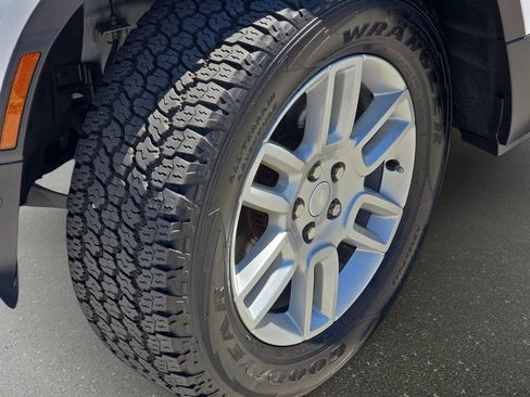Used 2023 Land Rover Defender 110 S AWD/4WD image 31