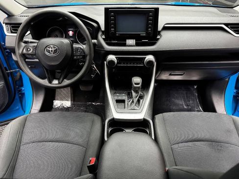 Used 2020 Toyota RAV4 LE FWD image 40