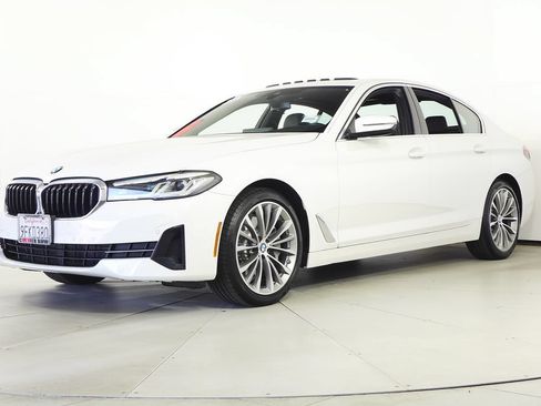 Used 2023 BMW 530i w/ Convenience Package RWD image 2