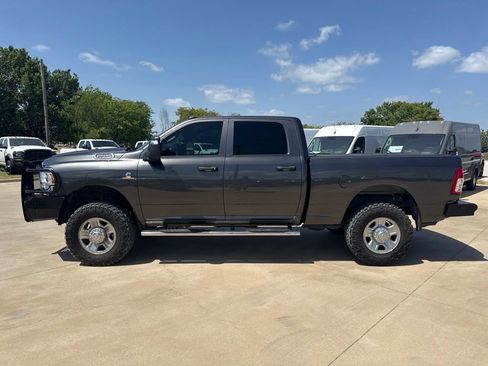 Used 2024 RAM 2500 Tradesman w/ Chrome Appearance Group AWD/4WD image 4