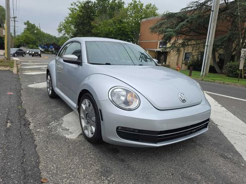Used 2012 Volkswagen Beetle 2.5 FWD image 3