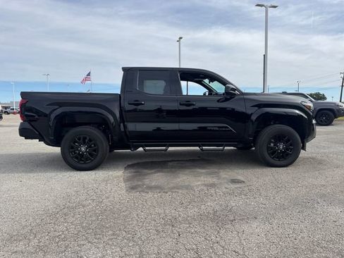Used 2025 Toyota Tacoma SR5 RWD image 7