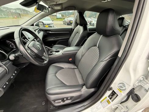 Used 2022 Toyota Camry SE image 15