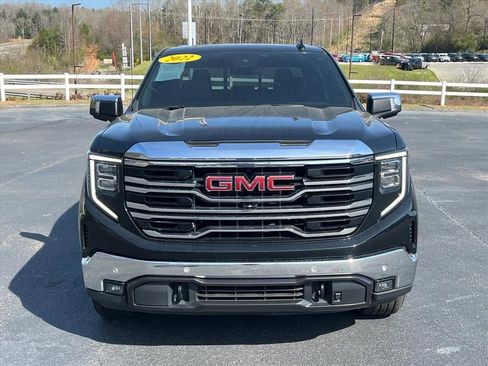 Used 2022 GMC Sierra 1500 SLT w/ SLT Premium Plus Package AWD/4WD image 6