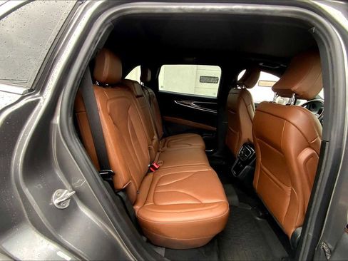 Used 2022 Lincoln Nautilus Reserve image 37