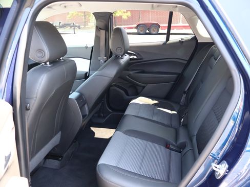 Used 2024 Chevrolet Trax LT w/ Driver Confidence Package image 18