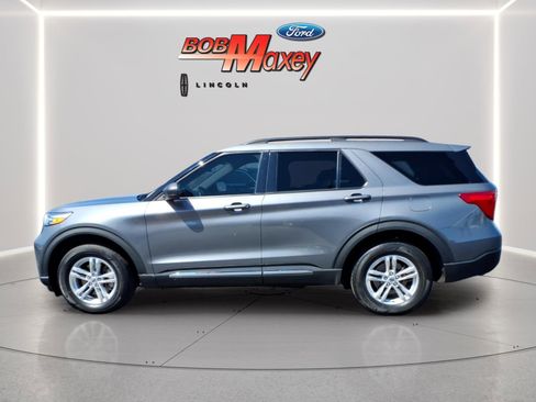 Used 2022 Ford Explorer XLT w/ Equipment Group 202A image 4