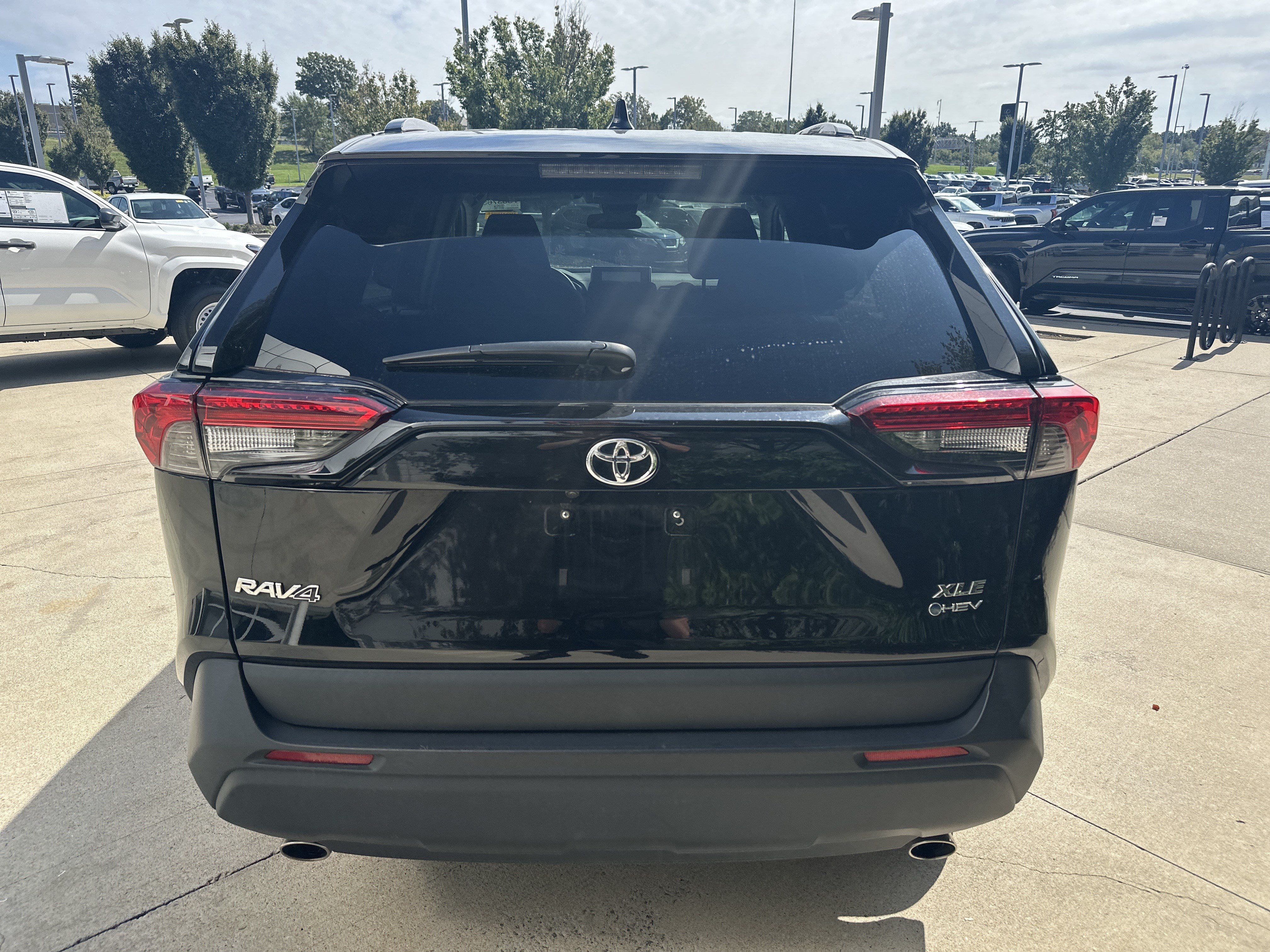 Used 2025 Toyota RAV4 XLE AWD/4WD image 8