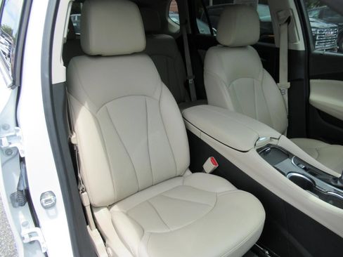 Used 2020 Buick Envision Essence FWD image 9
