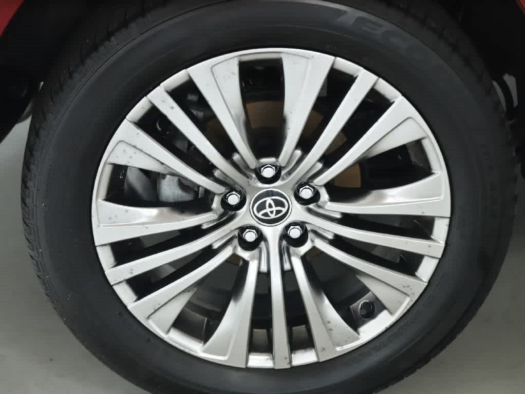 Certified 2023 Toyota Venza Limited AWD/4WD image 12