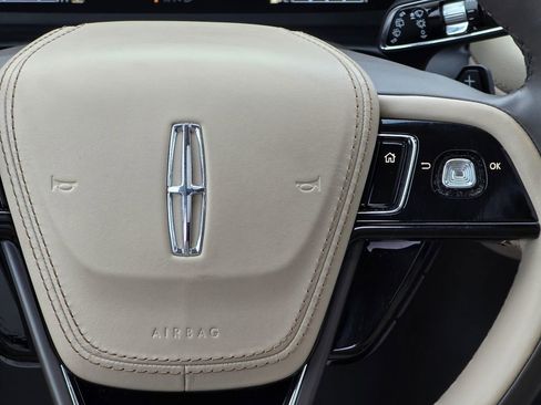 Used 2022 Lincoln Aviator Reserve RWD image 17