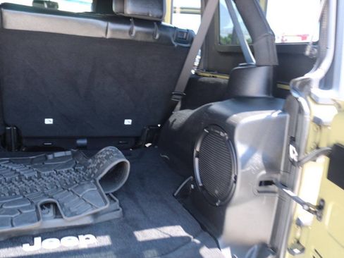 Used 2013 Jeep Wrangler Unlimited Rubicon AWD/4WD image 37