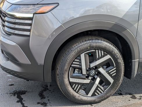 New 2026 Nissan Kicks SV w/ Charging Package FWD image 9