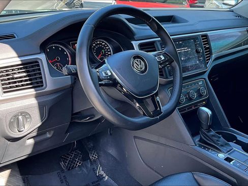 Used 2020 Volkswagen Atlas SE w/ Panoramic Sunroof Package image 18