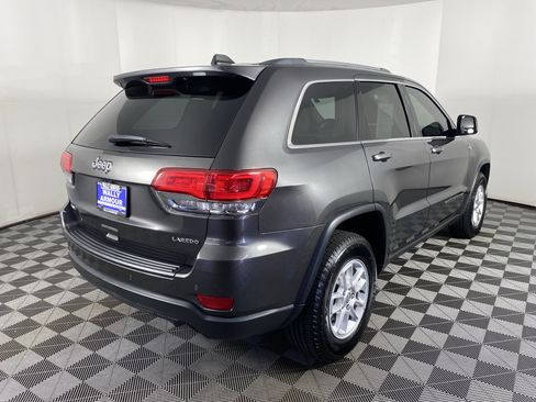 Used 2019 Jeep Grand Cherokee Laredo AWD/4WD image 7