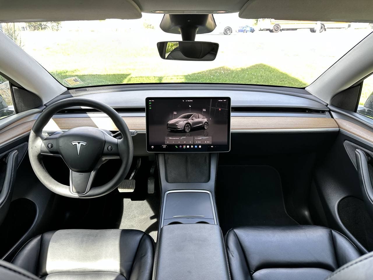 Used 2024 Tesla Model Y Long Range AWD/4WD image 30