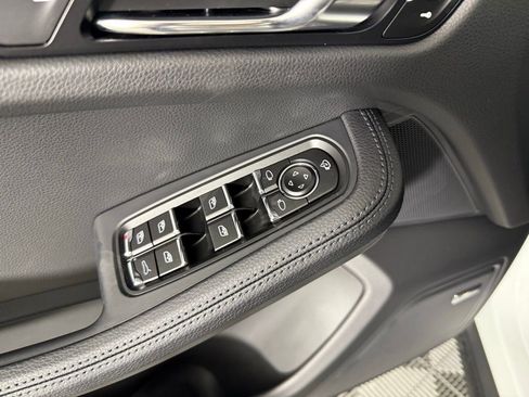 New 2026 Porsche Macan image 26