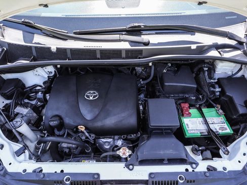 Used 2019 Toyota Sienna L FWD image 16