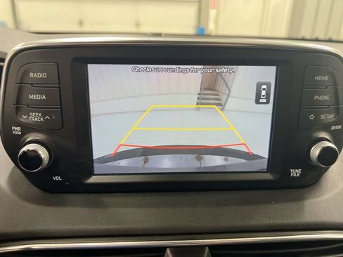 Used 2019 Hyundai Santa Fe SEL FWD image 15