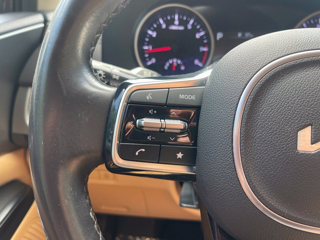 Used 2024 Kia Carnival LX FWD image 20