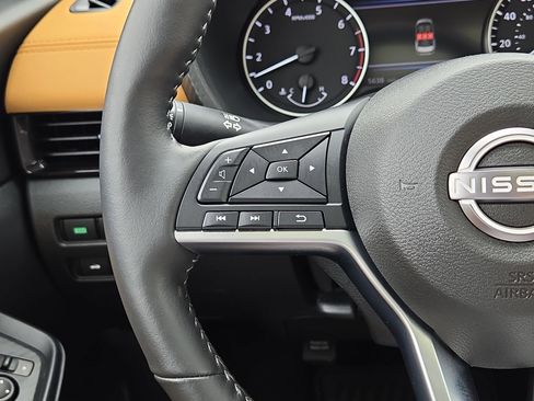 Used 2025 Nissan Sentra SV w/ SV Premium Package FWD image 21