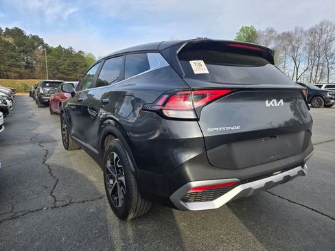 Used 2024 Kia Sportage EX image 4