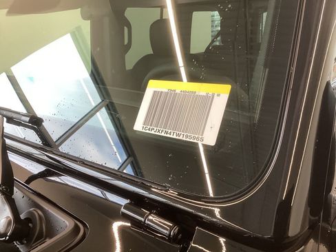 New 2026 Jeep Wrangler Unlimited Rubicon AWD/4WD image 17