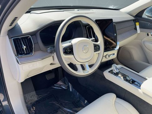 New 2026 Volvo XC90 T8 Ultra w/ Protection Package image 4