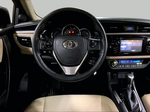 Used 2015 Toyota Corolla LE FWD image 6