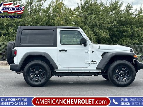 Used 2022 Jeep Wrangler Sport AWD/4WD image 3