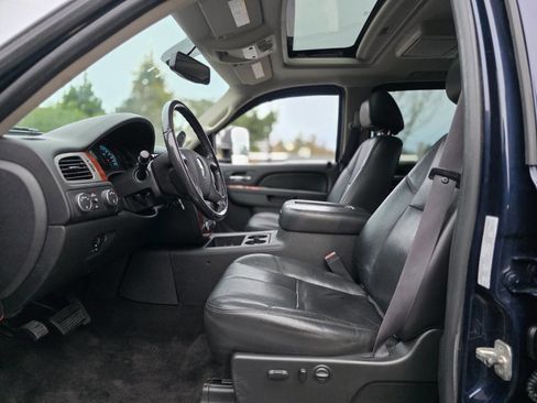 Used 2011 Chevrolet Silverado 3500 LTZ image 35