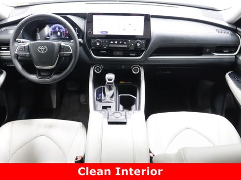 Certified 2024 Toyota Grand Highlander XLE image 30