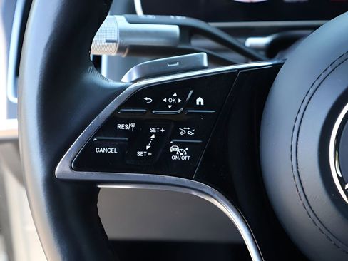 Used 2022 Mercedes-Benz S 500 4MATIC w/ AMG Line Package image 32