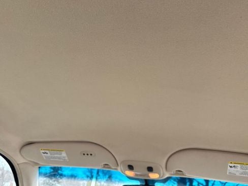 Used 2006 Lincoln Town Car Signature image 12