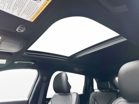 Used 2016 Lincoln MKX Reserve w/ Equipment Group 102A image 19