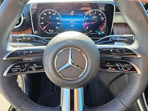 Used 2025 Mercedes-Benz GLC 300 GLC 300 image 22