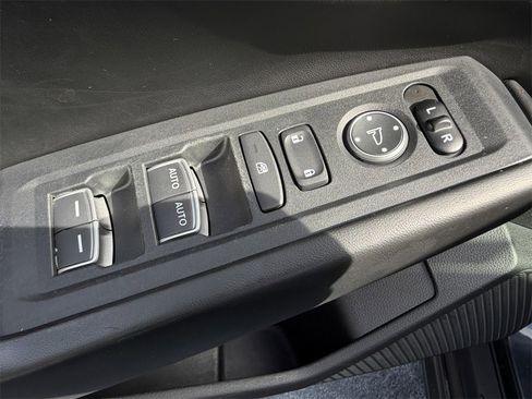 Used 2023 Honda Accord EX image 18