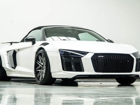 Used 2018 Audi R8 V10 AWD/4WD image 11